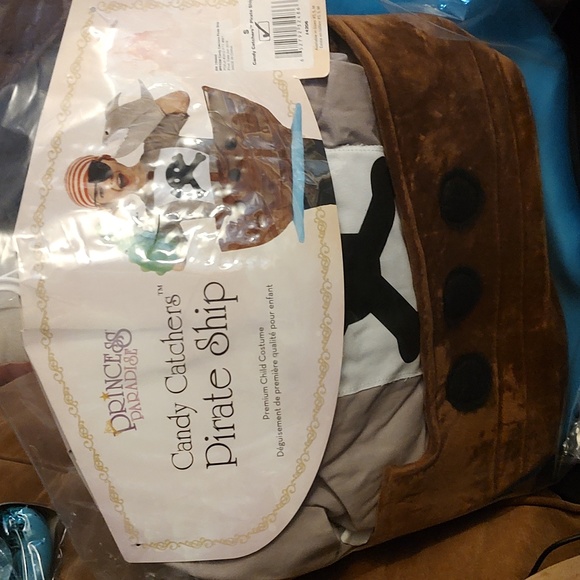 Princess Paradise Pirate Ship Costume - Picture 4 of 5